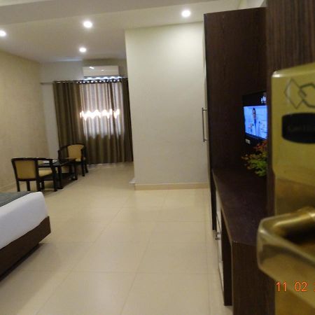 Hotel Le Sapphire Sultan Bathery Esterno foto