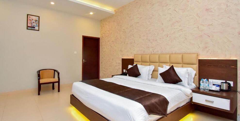 Hotel Le Sapphire Sultan Bathery Esterno foto