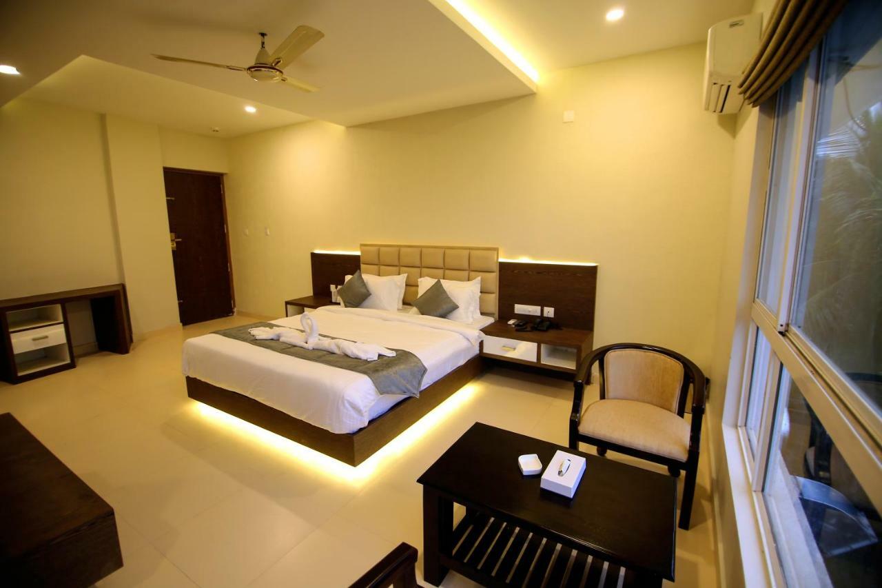 Hotel Le Sapphire Sultan Bathery Esterno foto